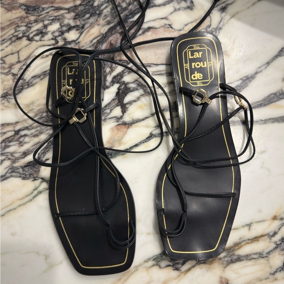Larroudé Women's Portofino Black Flat Sandals - Size 7 - Picture 3 of 4